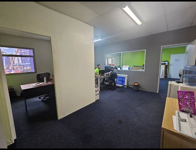 414M² WAREHOUSE TO LET IN MAITLAND